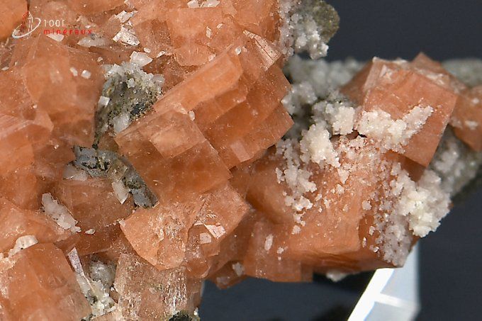 chabazite_calcium_mineraux_cristaux