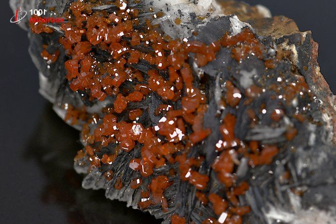 vanadinite_cristaux_mineraux