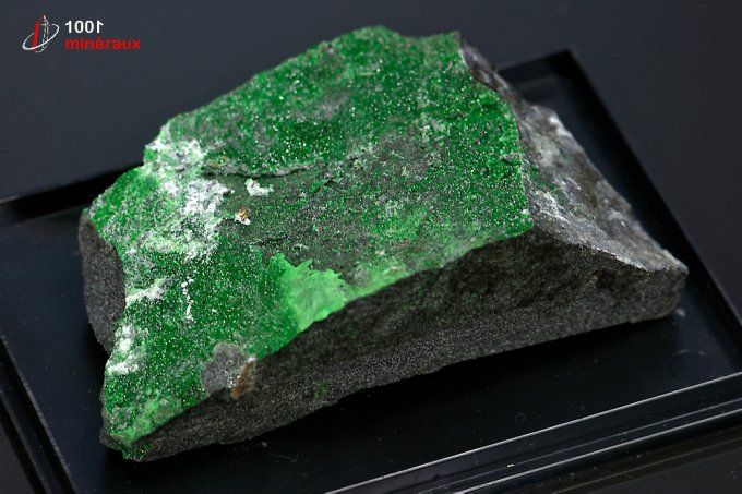 uvarovite_cristaux_mineraux