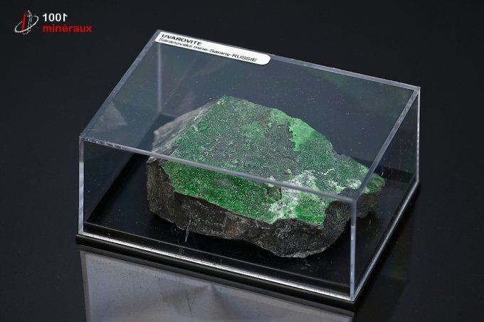 uvarovite_cristaux_mineraux