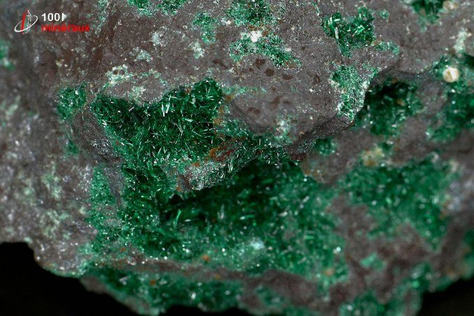 brochantite_cristaux_mineraux