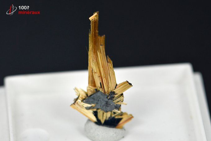 rutile_ilmenite_cristaux_mineraux