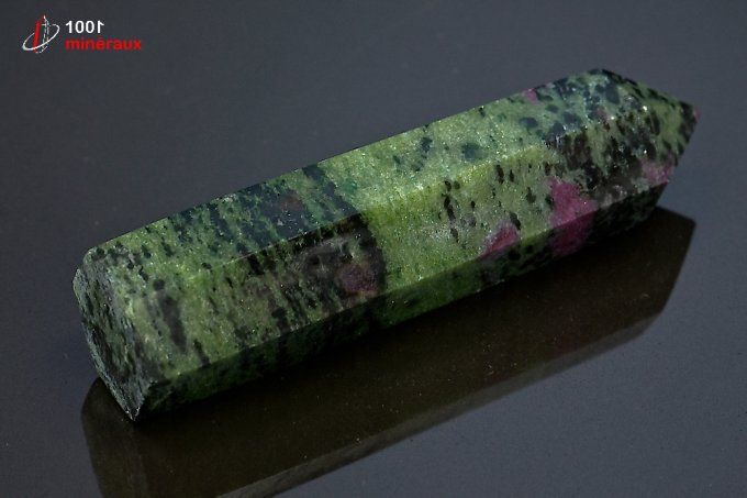 pointe_zoizite_rubis_mineraux