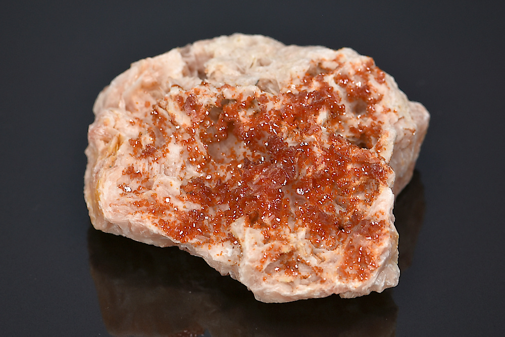 Vanadinite sur Baryte